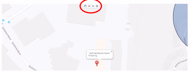 The geofence shape icons highlighted along the top of the map